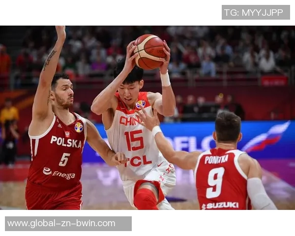 周琦首次现场观赛感受男双比赛魅力轻松3-0胜利乐趣无穷 周琦首次现场观赛感受男双比赛魅力轻松3-0胜利乐趣无穷