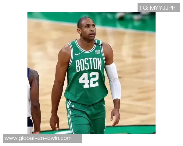 埃泽利回忆霍福德如何引导队友并转型为现代空间型内线 埃泽利回忆霍福德如何引导队友并转型为现代空间型内线