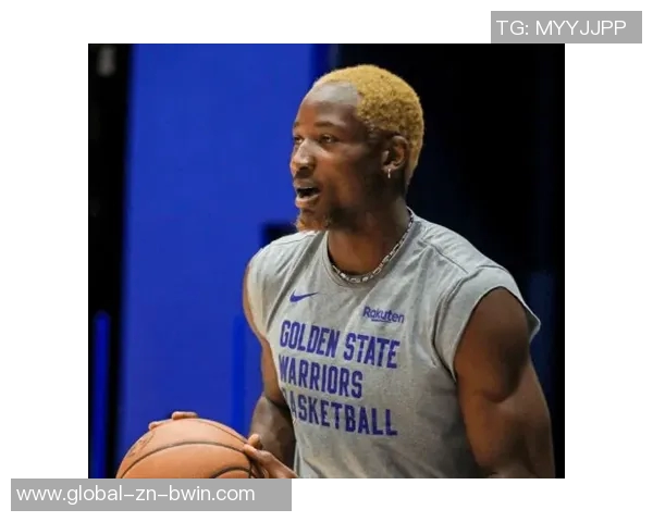 邓利维谈库明加续约事件称训练营内未见任何影响 邓利维谈库明加续约事件称训练营内未见任何影响