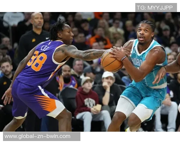 卡梅隆克里斯蒂第三节表现出色6中4砍下12分2助攻展现潜力 卡梅隆克里斯蒂第三节表现出色6中4砍下12分2助攻展现潜力