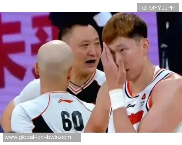 文班在CBA首节遭遇重创五次失误三次犯规表现不佳引发热议 文班在CBA首节遭遇重创五次失误三次犯规表现不佳引发热议