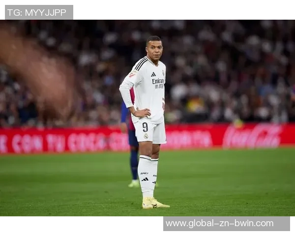 法国国家队新名单公布姆巴佩领衔新星埃基蒂克科曼恩昆库入选 法国国家队新名单公布姆巴佩领衔新星埃基蒂克科曼恩昆库入选