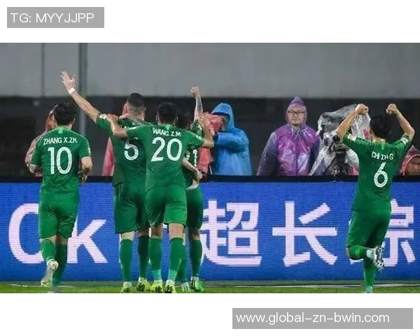 国安惨败塞蒂恩责任难逃球迷呼吁尽快换帅以挽回颜面 国安惨败塞蒂恩责任难逃球迷呼吁尽快换帅以挽回颜面