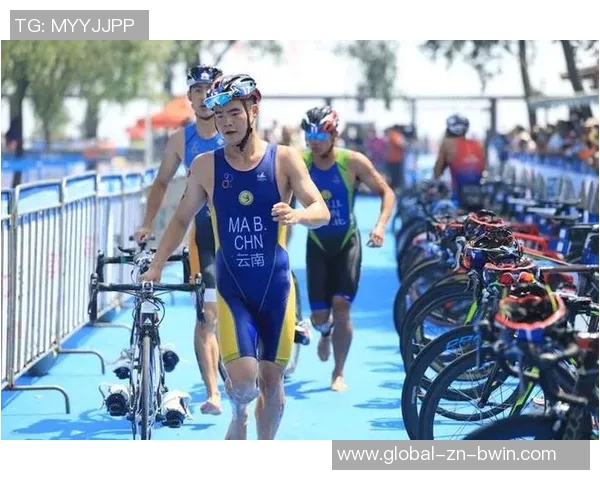 戈登分享三分球提升秘诀:休赛期强化训练加速出手与合理选择 戈登分享三分球提升秘诀:休赛期强化训练加速出手与合理选择