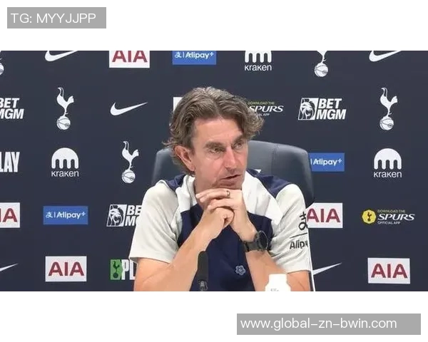 弗兰克盛赞西蒙斯表现出色并对特尔和库杜斯的进球感到欣喜 弗兰克盛赞西蒙斯表现出色并对特尔和库杜斯的进球感到欣喜