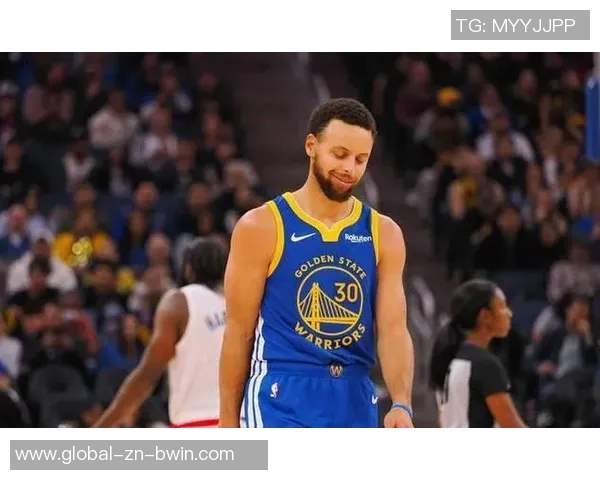 库里首节低调发挥仅得3分助队友展现实力全队配合默契 库里首节低调发挥仅得3分助队友展现实力全队配合默契